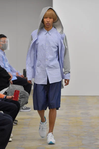 Look 27